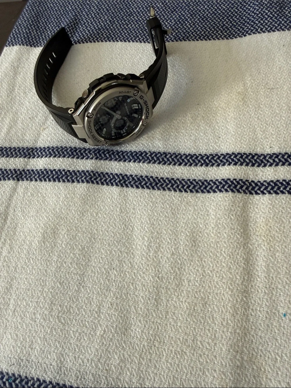 G-Shock sturdy shock
